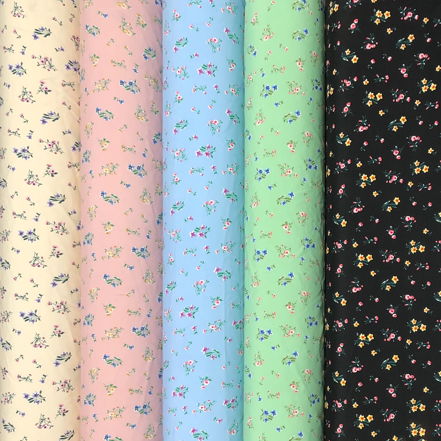 Assorted Fabric Craft Set 400 Pcs Floral Striped Polka Dots